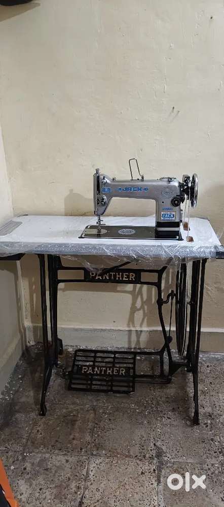 Big Sewing machine is one week old, good condition.