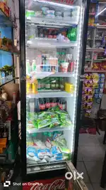 Coke display refrigerator