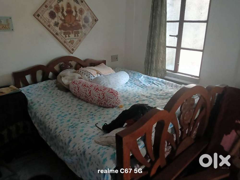 Bed+easy chair