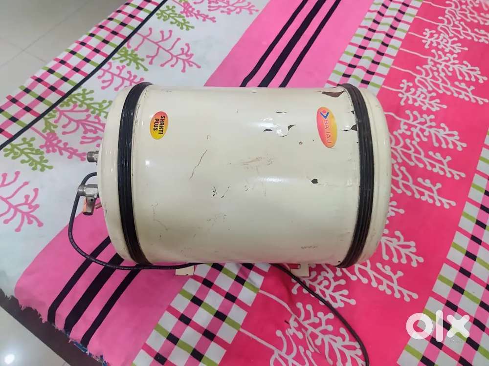 Bajaj 15-Litre Electric Water Heater - Excellent Condition!