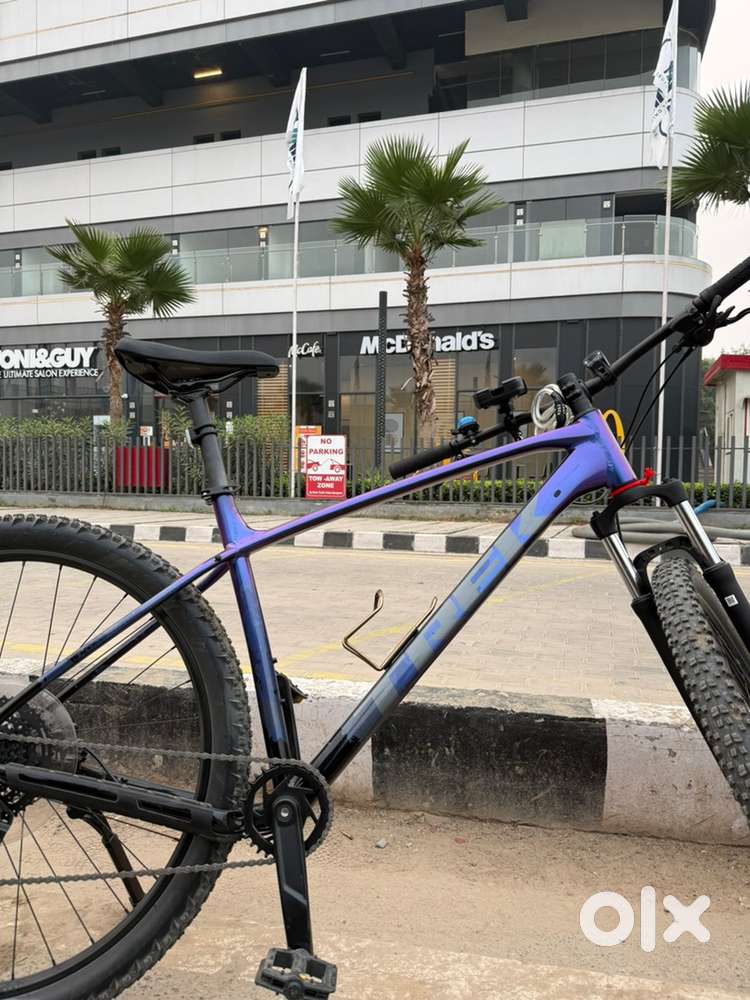 Trek marlin 4 gen 3 ( 1 month used ).