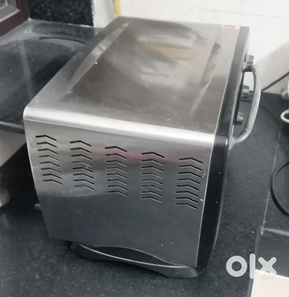 Electric Oven, Vaccum Cleaner,Computer and CentreTables, New Condition