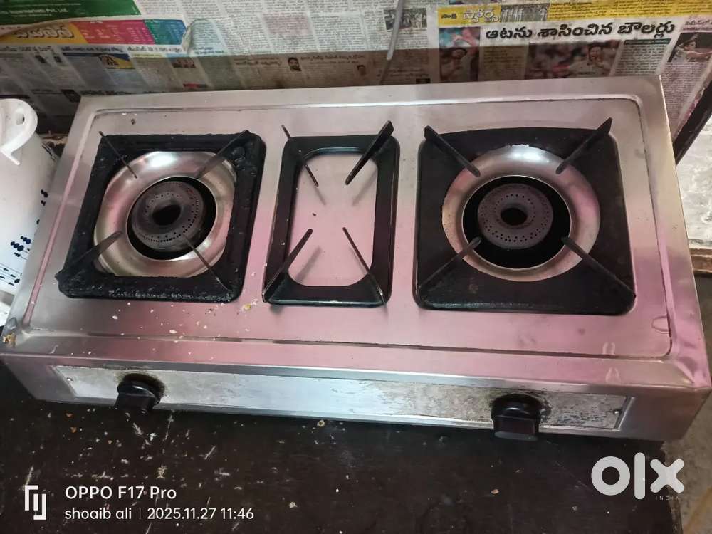 Ek gas chulha ek fan table ek water cooler  cylinder chhote ek chula