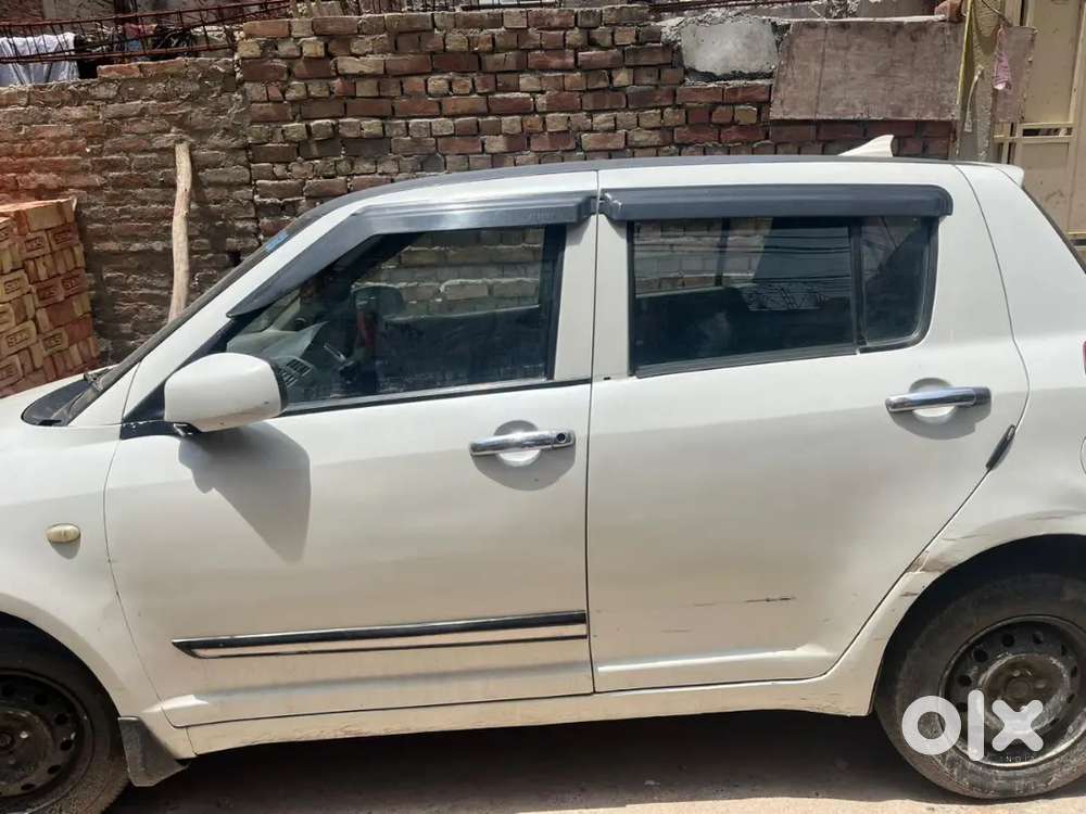 Maruti Suzuki Swift 2010 CNG & Hybrids 100000 Km Driven
