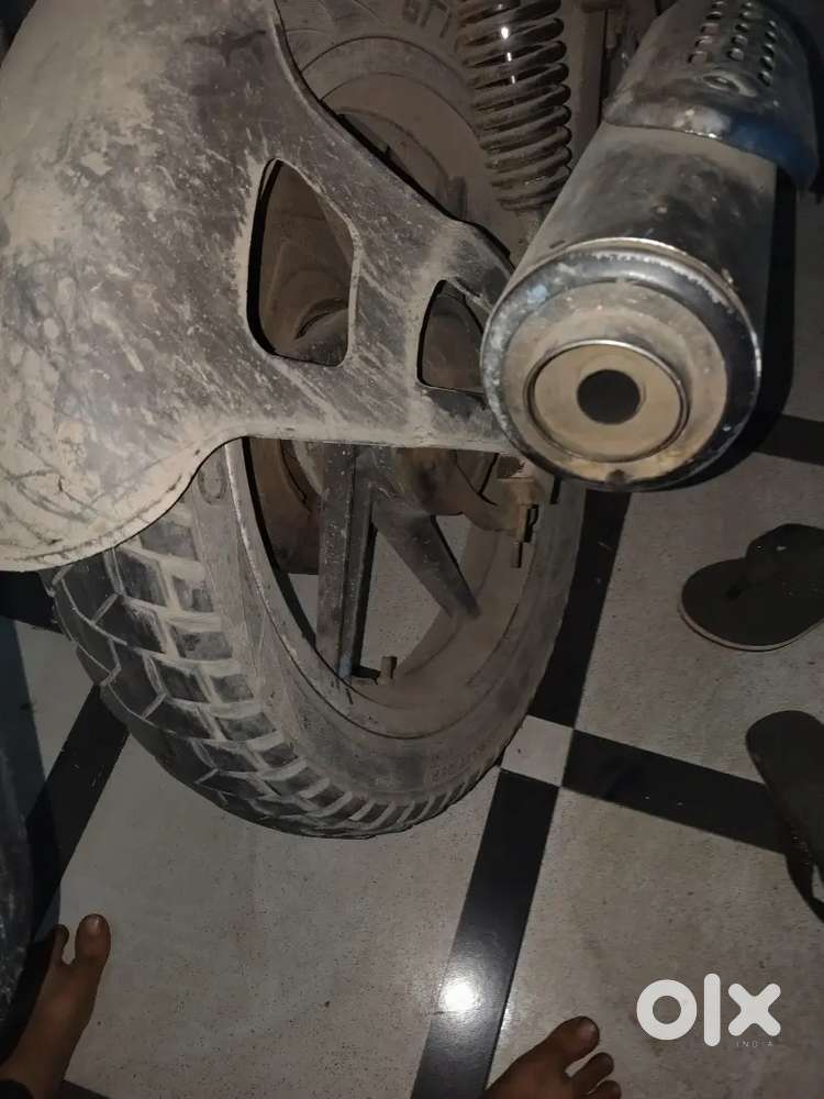 bike koi kami nahi hai bas bettry dalegi insurance bhi hai pardushan