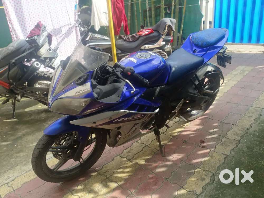 Smooth engine Yamaha R15 V2 argent hai