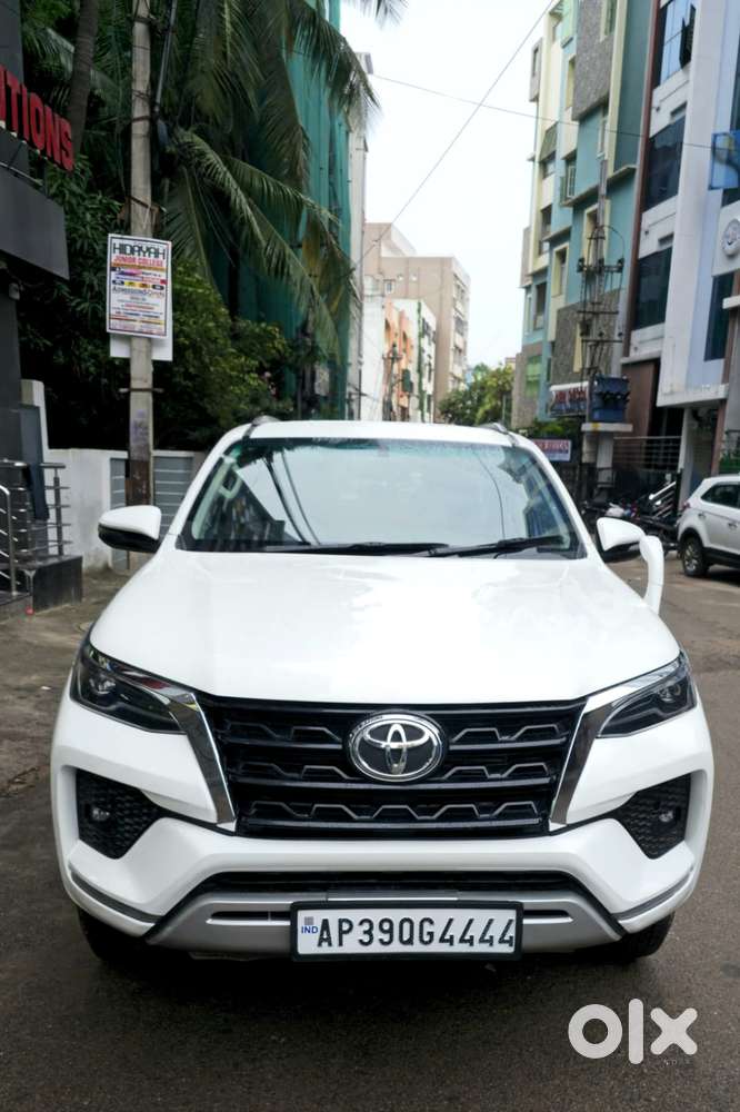Toyota Fortuner 4X2 MT 2.8 Diesel, 2022, Diesel