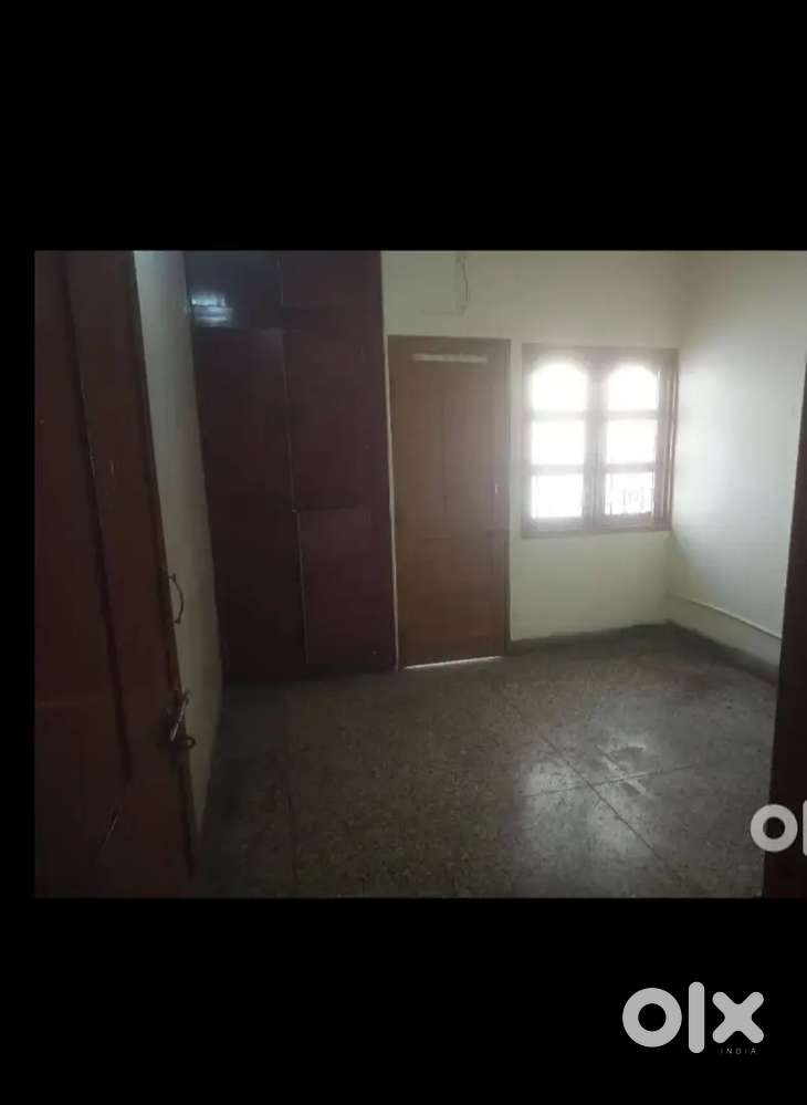 Room mate need only girls near napiertown 4th full