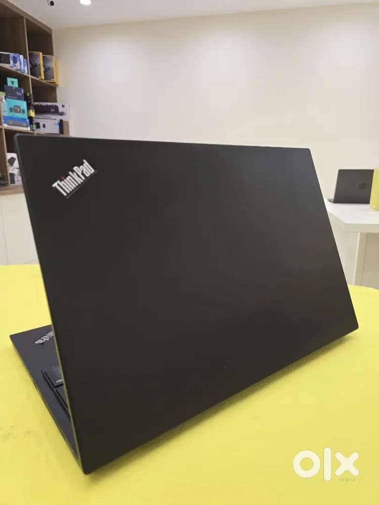 Lenovo 15.6 inch Core i5 - 8th Gen / 8GB Ram  / 256GB SDD Nvme