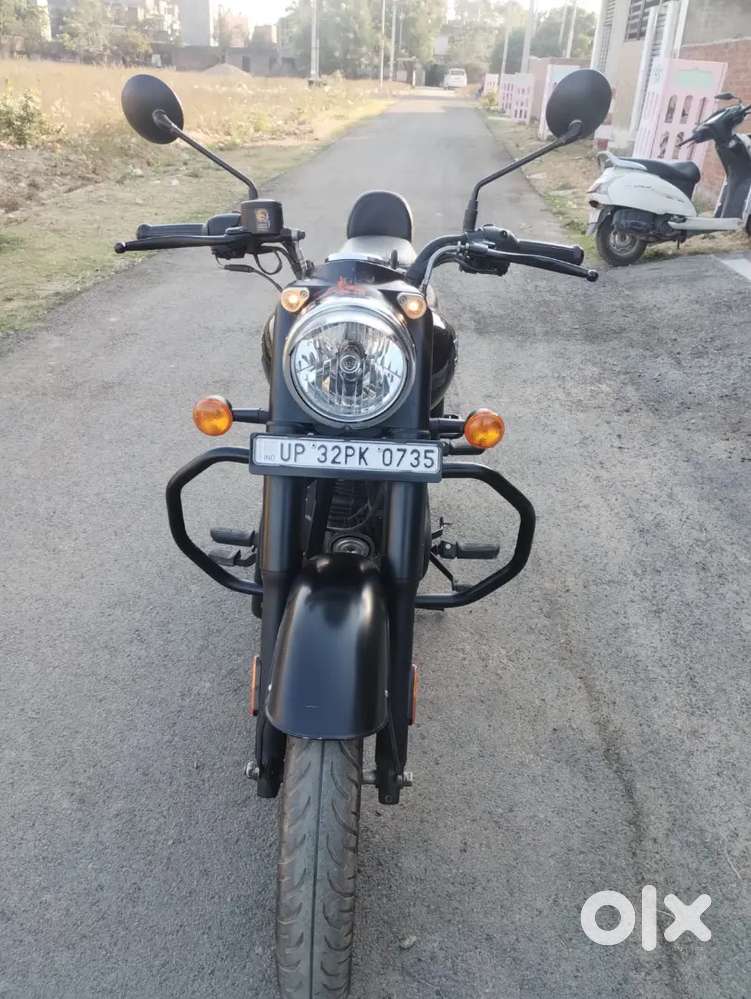 Showroom condition, scratch less and used only on highways,single hand