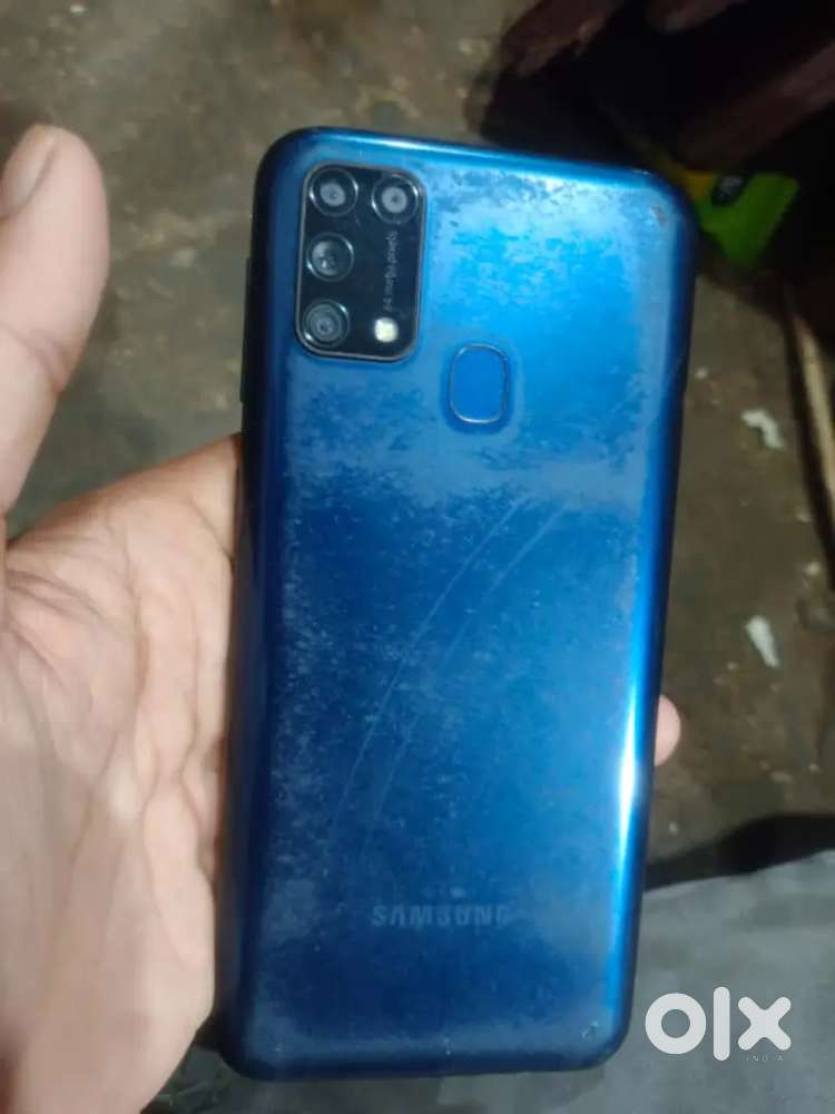 Samsung galaxy m31 .6+128 gb .4g