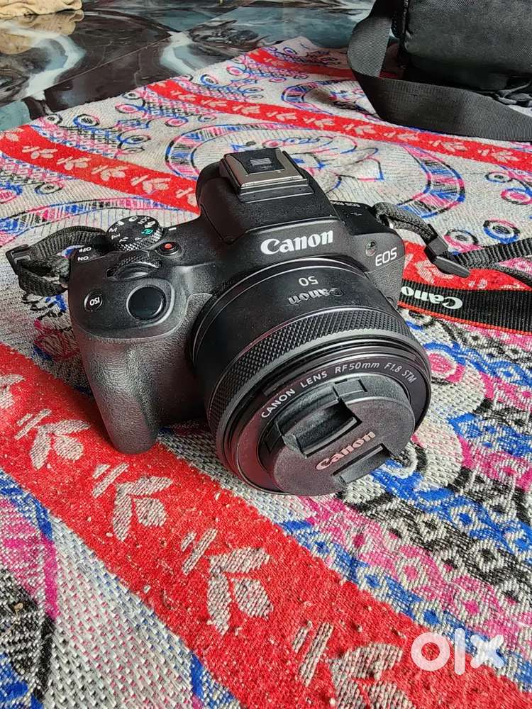 Camara Canon R50