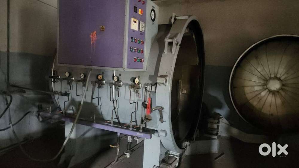 TYRE RETREADING MACHINE