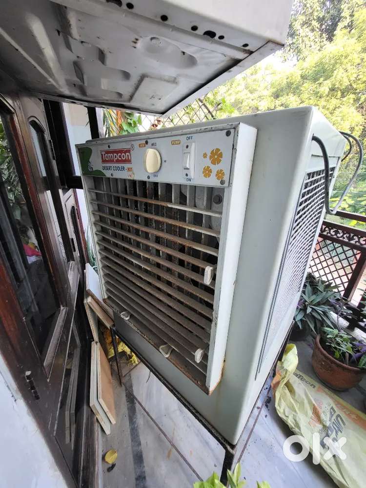 desert cooler with iron stand