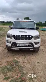 Scorpio S4 badhiya connection mein hai