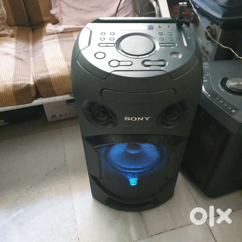 Sony, LG party speaker box