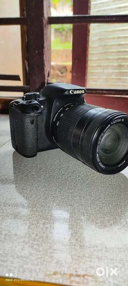 Canon 700 D