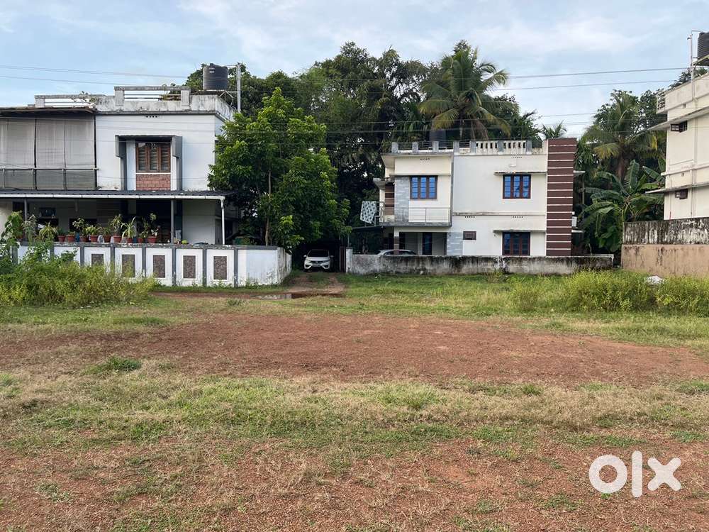 4 cent premium Villa plot for sale