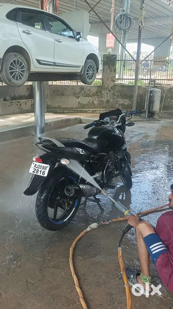 Bajaj      150