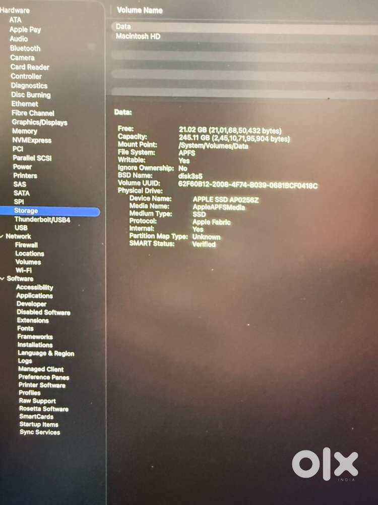 Macbook Air M2 15 inches in brand new condition