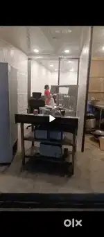 Samosa, chole bhature banane ke liye karigar chahiye