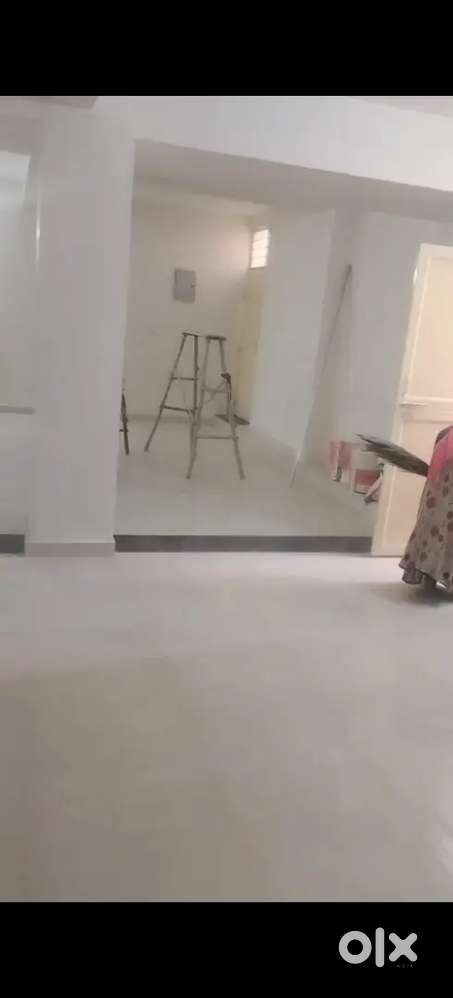 For Office/Clinic/Coaching –Near Banks & Restaurants – Ready to Move”