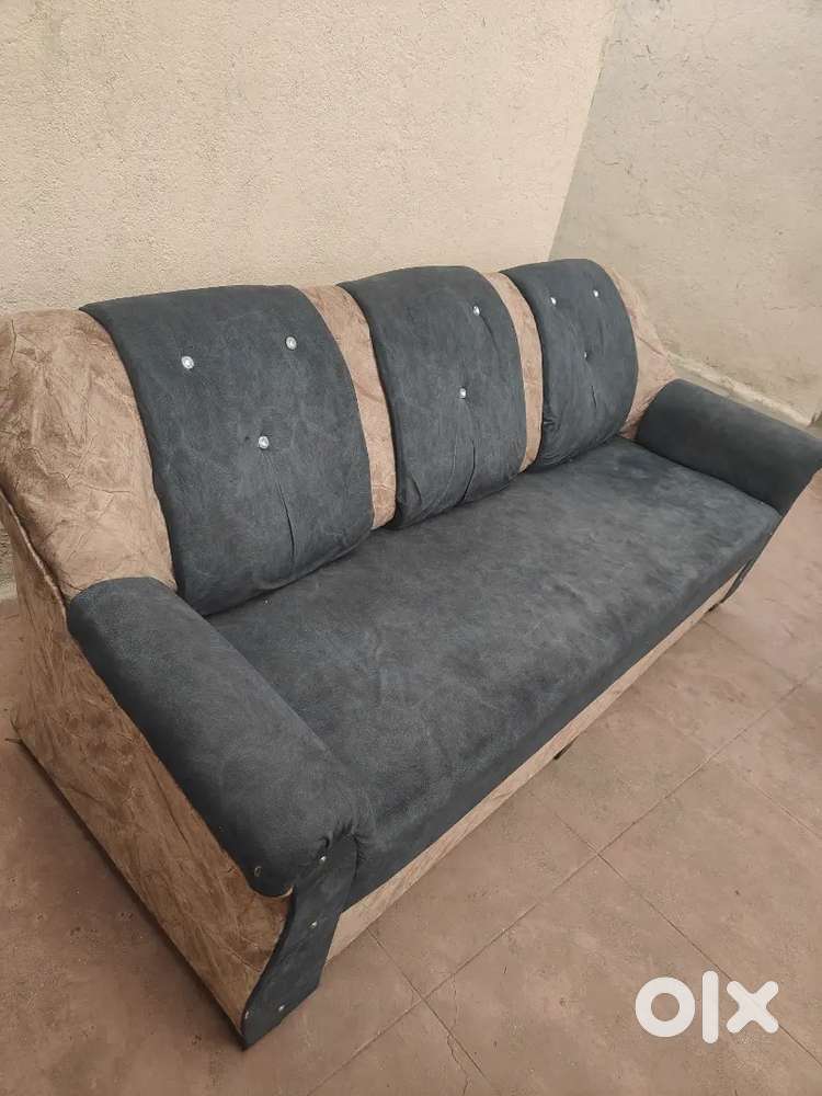 6 months used sofa set for sale