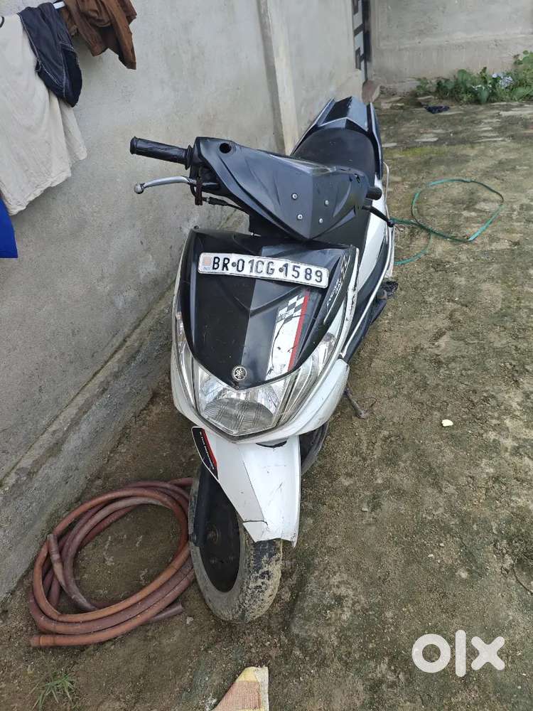 Yamaha scooty 2015 model good condition