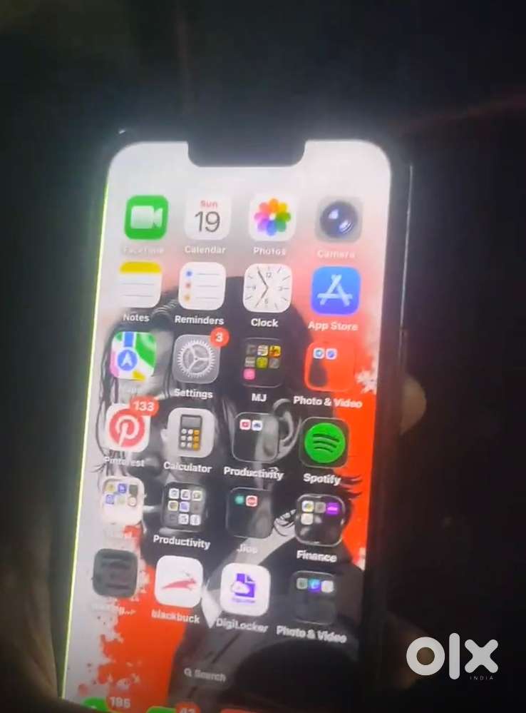 Iphone 14 white color
