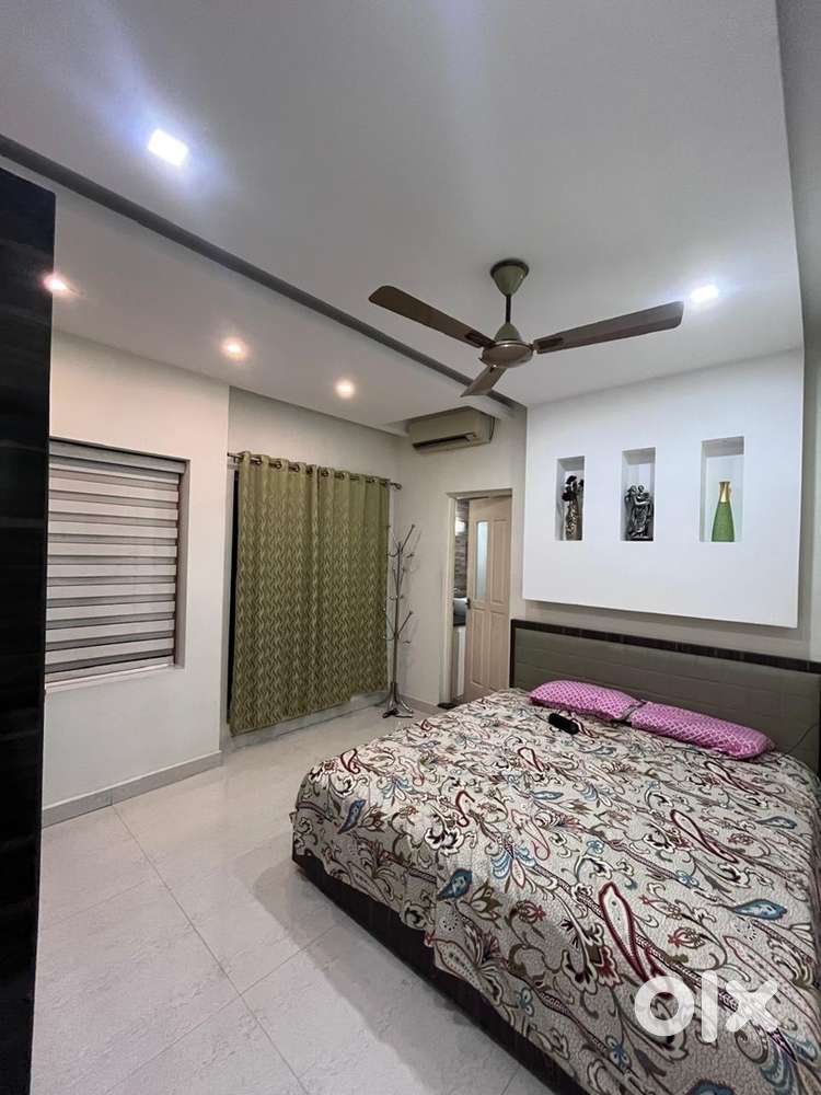Private Premium bedroom with attached bathroom for rent