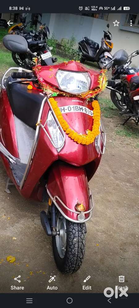 Activa i new condition no scratches