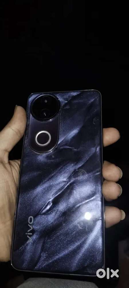 Vivo v 50 brand new just 2month old