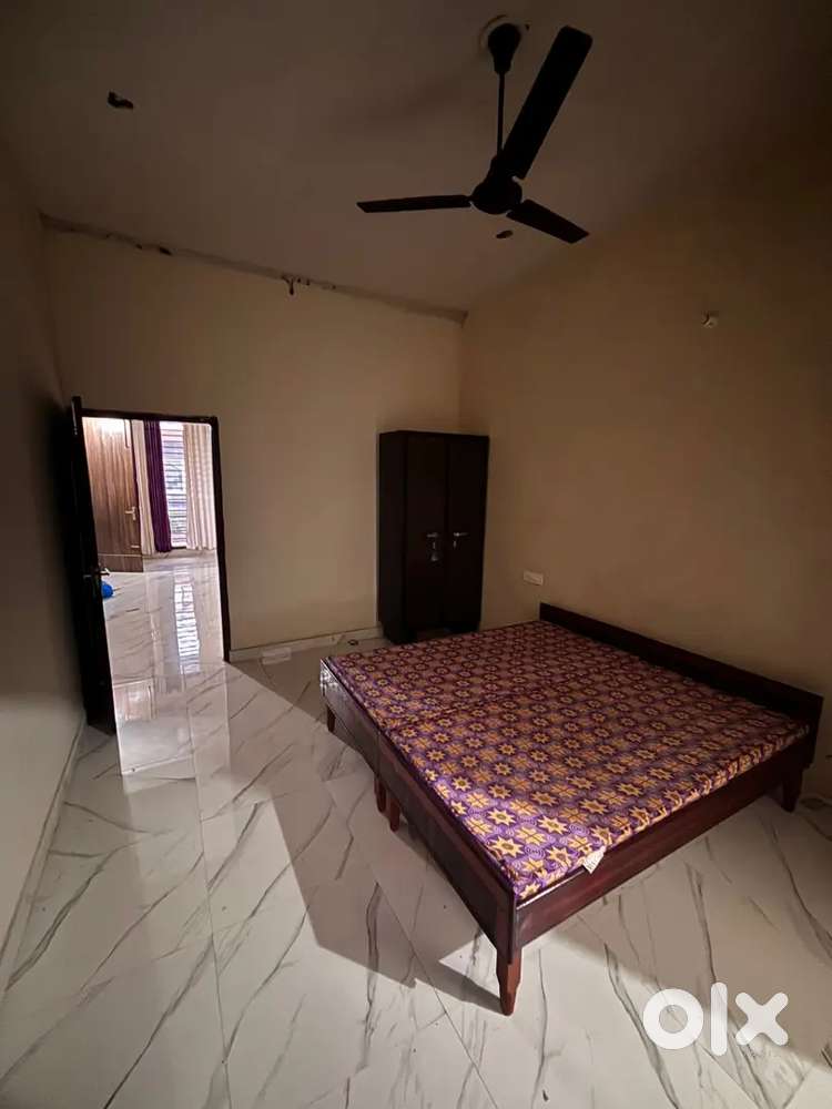 Indipendent 1st floor