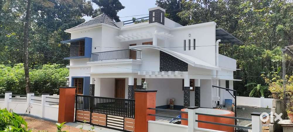 HOUSE.   FOR.   SALE.   ETTUMANOOR.       KANKKARI
