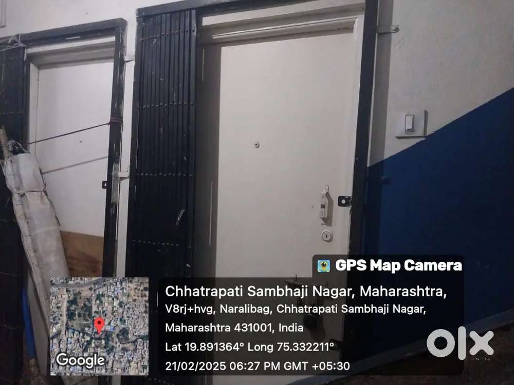 2 falts 1 hall and 1 kitchen 2 flats interconnected