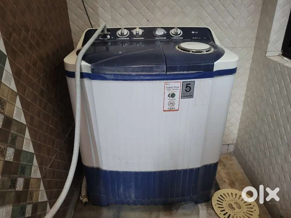 LG semi automatic washing machine