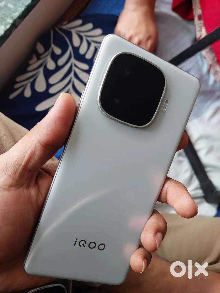 IQOO NEO 10R (30 days used). With 1.5m antutu score