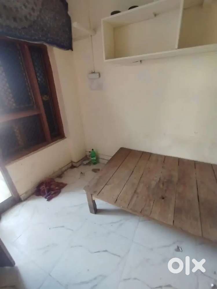 Independent couples room gf bf allowed