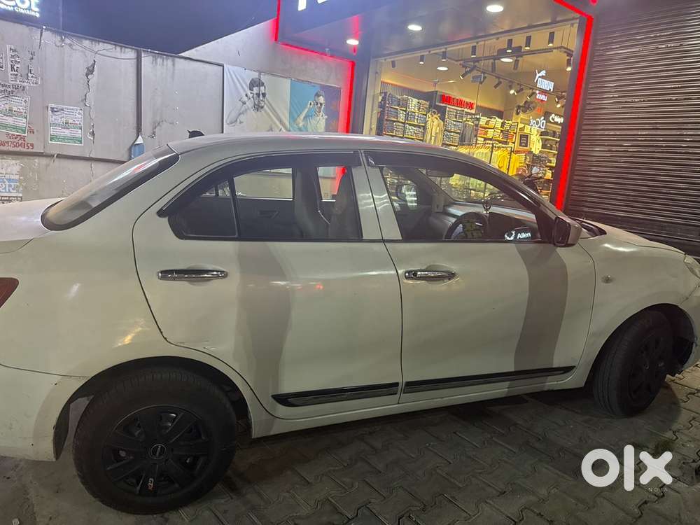 Maruti Suzuki Swift Dzire 2017 Petrol Good Condition