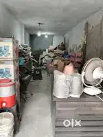 Tripple story shop for rent