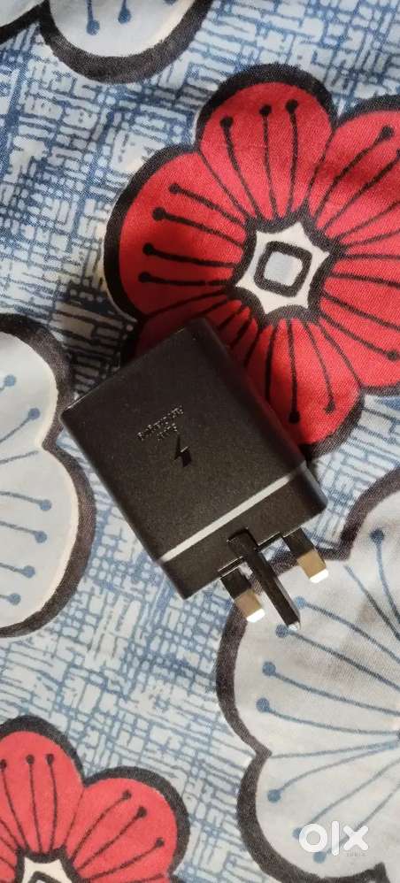 Samsung s22 ultra 128 gb good condition with charger with bill