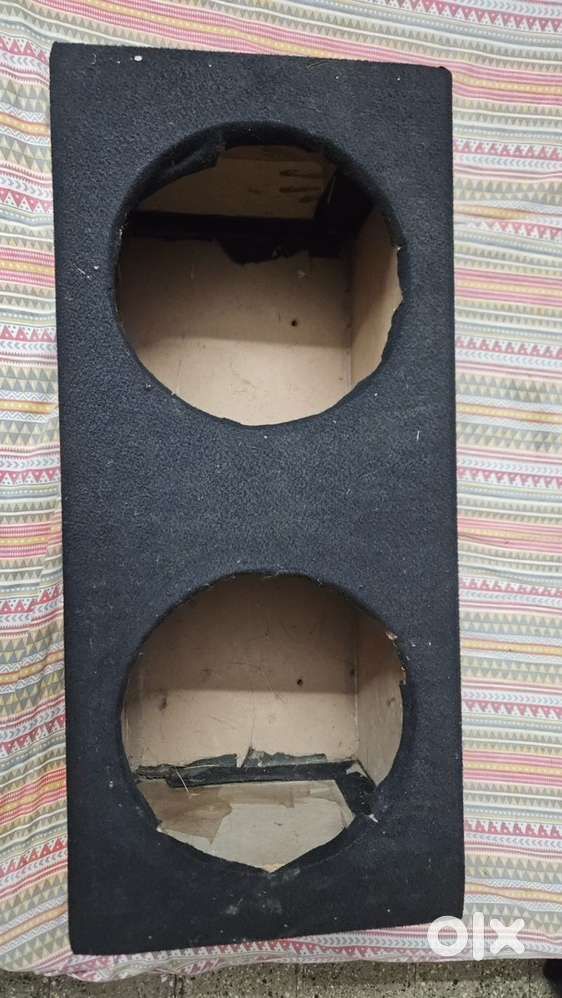 Dual subwoofer box