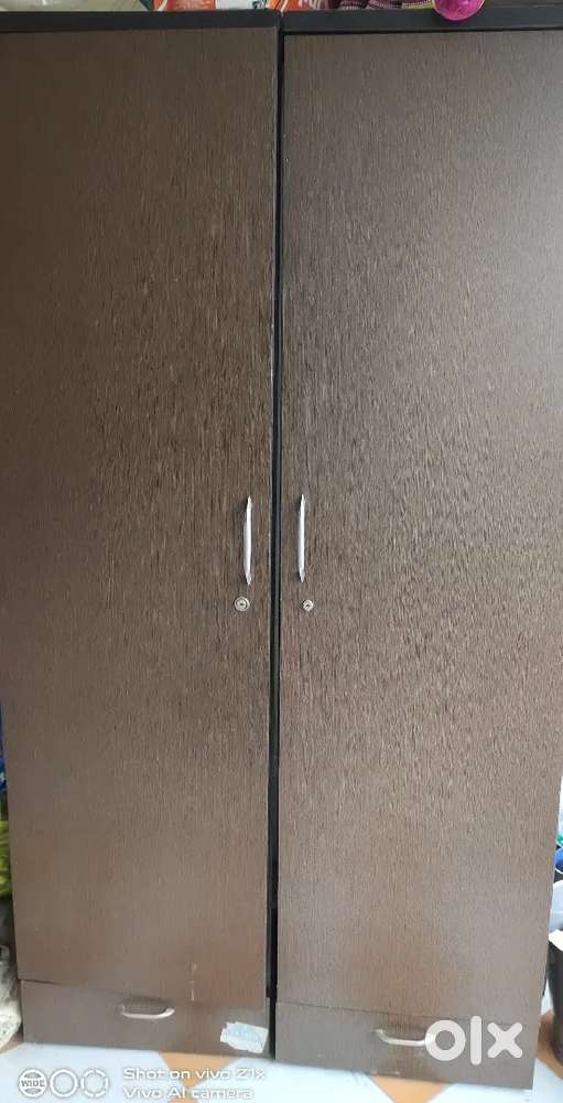 Want to sell Bed , wardrobe, fan, Gas stove & house hold items.