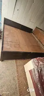 Double bed with box at minimum