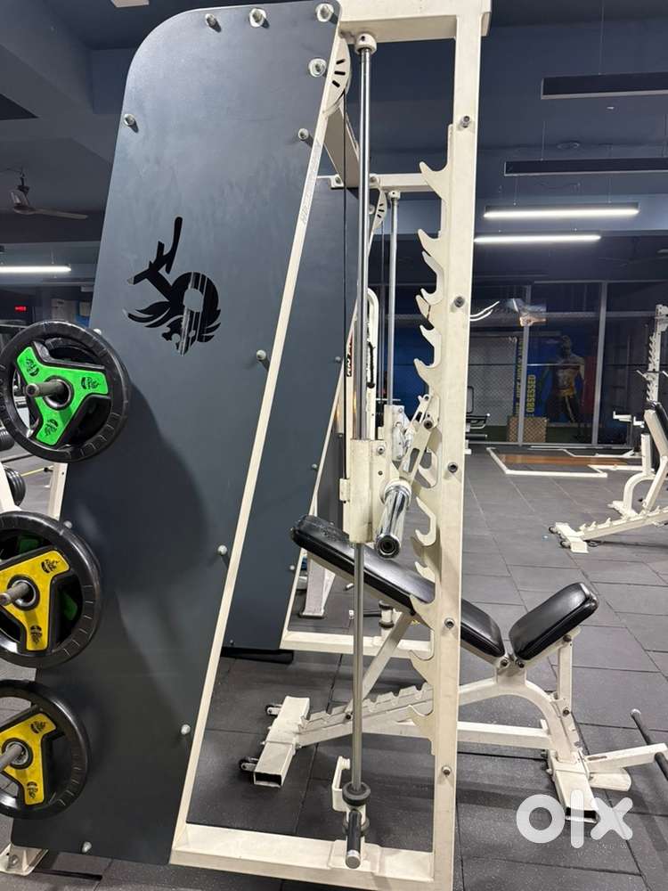 1.5 years old Smith machine in mint condition