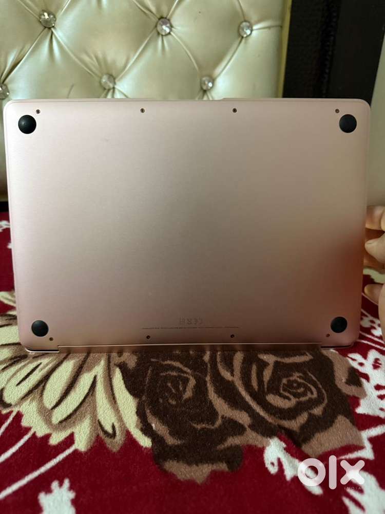 Laptops apple and hp