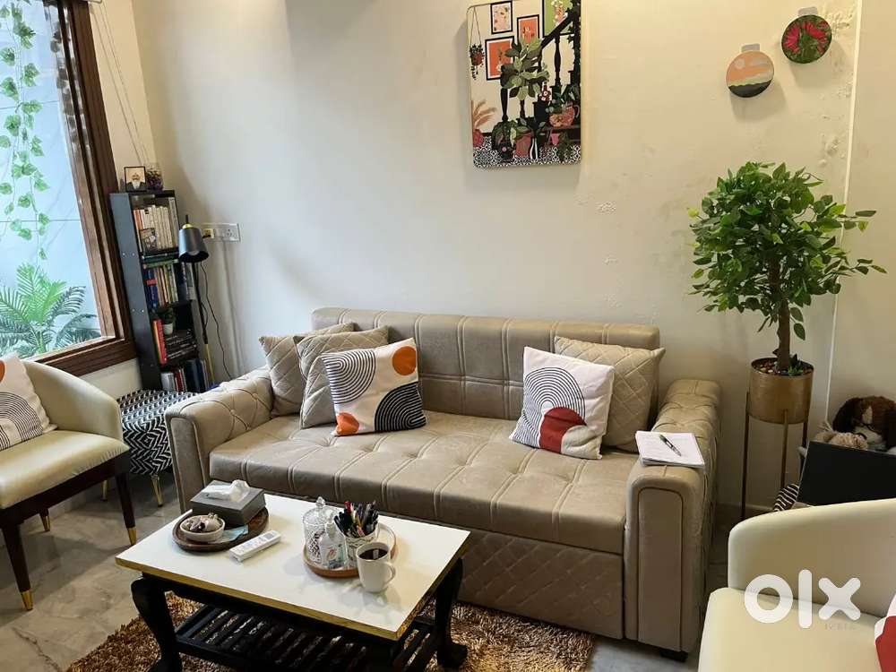 White table, perfect condition very durable and sturdy