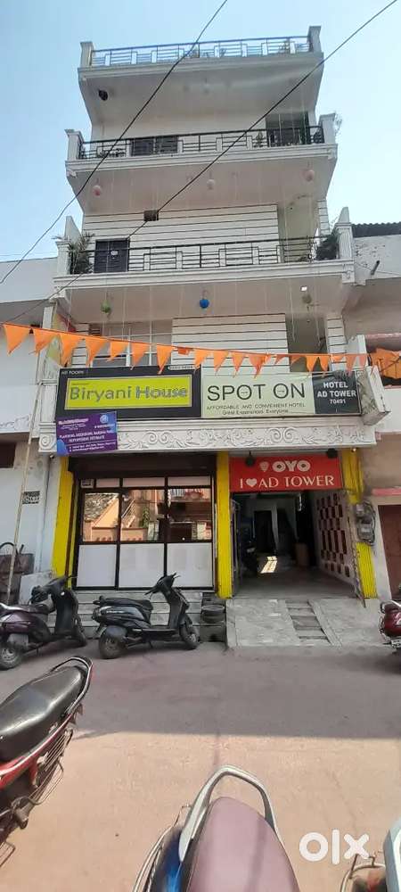 Hotel Me Kam Karne Ke Liye Ek Boy Chahiye Or Ek Maid Chahiye