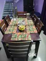 Nilkamal 6 seater dining table