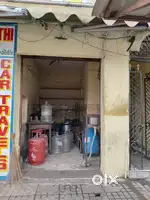 High foot fall shop with equipment for rent